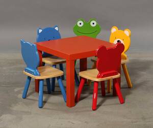 Fem stole af mærket ´Pin furniture´ samt bord 6