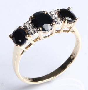 Safir- og diamantring