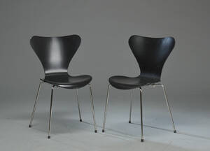 Arne Jacobsen. Et par stole, model 3107 2 Denne vare er sat til omsalg under nyt varenummer 4287992