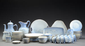 Bing  Grøndahl. Kaffe-  kagestel Mågestel af porcelæn med guldlkant 52