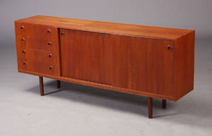 Dansk møbelproducent. Høj skænk, teak.