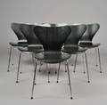 Arne Jacobsen 1902 - 1971. Sæt på seks stole, model 3107, sort ask 6