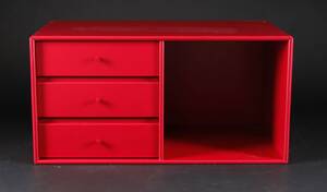 Peter J. Lassen. Montana modul model 6223, dybde 38 cm.