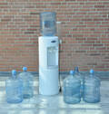 Vandcooler med 6 tomme flasker Denne vare er sat til omsalg under nyt varenummer 4663977