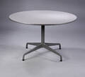 Charles Eames. Vintage Segmented Table, rundt bord, Ø 121 cm.