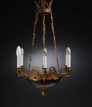 Lysekrone af forgyldt og patineret bronze, empirestil ca. 1910  Denne vare er sat til omsalg under nyt varenummer 4235815