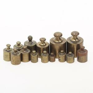 MÄSSINGSVITER. 10-200gram, 14 stycken.