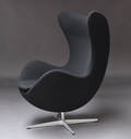 Arne Jacobsen. Ægget, model 3316, sort Hallingdal uld