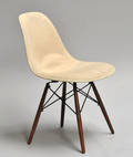 Charles Eames. Skalstol, model DSW sandfarvet hopsak