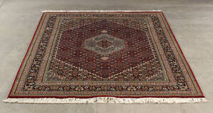 Orientalsk håndknyttet tæppe, 255x170 cm.