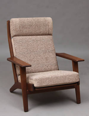 H. J. Wegner. Højrygget hvilestol