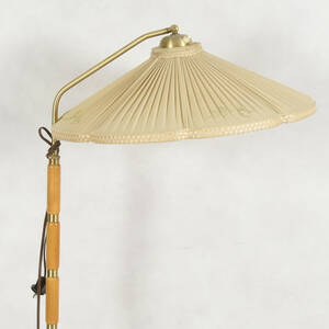 GOLVLAMPA, 1900-talets första hälft.