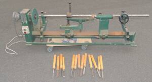 Träsvarv med Verktyg