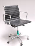 Charles Eames. Kontorstol, Model EA-117