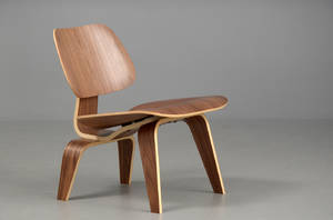 Charles Eames. Hvilestol model LCW Plywood Chair i valnød