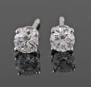 Earsticks in 18k white gold set with brilliant cut diamonds 0.55 ct 2