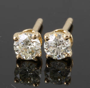 Earsticks in 18k set with brilliant cut diamonds 0.48 ct 2