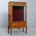 VITRINSKÅP, Louis XVI-stil, 1900-tal