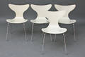 Arne Jacobsen. Sæt på fire stole, Mågen, model 3108 4