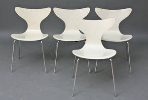 Arne Jacobsen. Sæt på fire stole, Mågen, model 3108 4