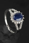 Safir- og diamantring str. 17.2554