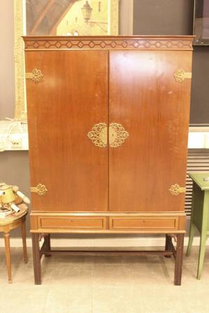 Matsalsskåp, Mahogny