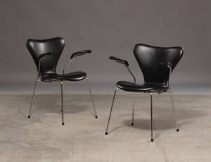 Arne Jacobsen. Par armstole model 3207 Syveren 2