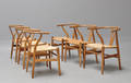 Hans J. Wegner. Sæt på seks Y-stole i patineret eg, model CH-24. 6