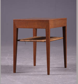 Haslev møbelsnedkeri, Sidebord med underhylde, teak