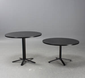 Matbord samt soffbord med centralfot, 2 st