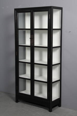Vitrineskab. Antik sortbemalet. 