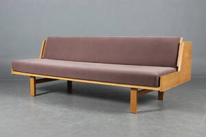 Hans. J. Wegner. Briks  sovesofa, stel af egetræ