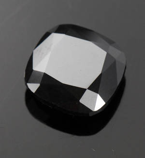 Uindfattet behandlet sort diamant ca 9.17 ct