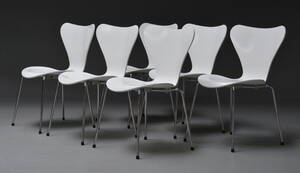 Arne Jacobsen. Sæt på seks stole, Syveren, model 3107, hvid højglans 6