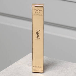 YVES SAINT LAURENT, Touche Éclat