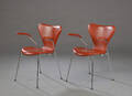 Arne Jacobsen. Par armstole, model 3207, rødbrun læder 2 Denne vare er sat til omsalg under nyt varenummer 4808319