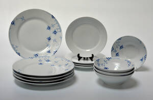 Royal Copenhagen. Elements servicedele af porcelæn. 13