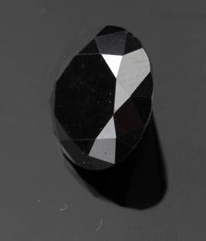 Uindfattet behandlet sort diamant ca 4.88 ct