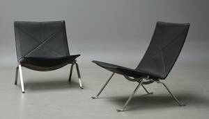 Poul Kjærholm. Et par PK-22 Lounge lænestole, sort læder 2
