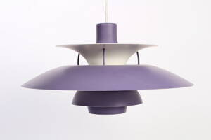 Poul Henningsen. PH5 pendel med lilla lak