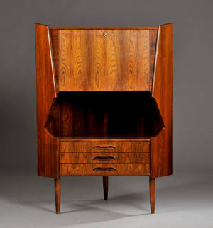 Dansk møbelproducent. Hjørneskab, palisander