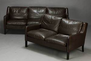 Dansk møbelproducent. To- og tre-pers. sofa, brunt skind 2