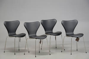 Arne Jacobsen. Fire stole model 3107, sort læder, forkromet stel. Ny højde. 4
