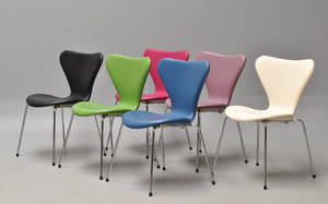 Arne Jacobsen. Sæt på seks stole syveren , model 3107, nybetrukket læder i forskellige farver 6