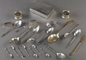 Samling blandet sølvbestik m.m. 24