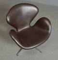 Arne Jacobsen. Svanen, Lænestol model 3320 