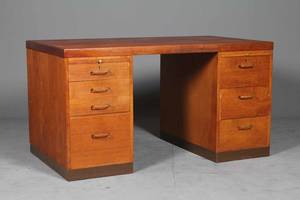 Kasseskrivebord, egetræ