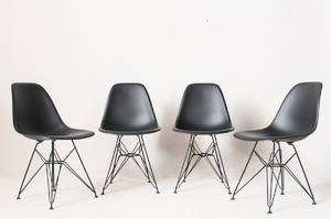 Ray Charles Eames, 4 Sidechairs auf Eiffelturmgestell, Sonderfarbe Sonderedition schwarz 4