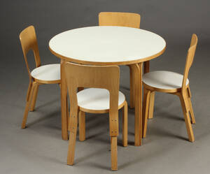 Alvar Aalto. Spisestole samt spisebord, birk 5