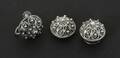 Örhänge samt kragknappar ett par, silver